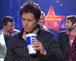 'Schmeckt widerlich, das Zeug!' - Hugh Grant in 'American Dreamz'