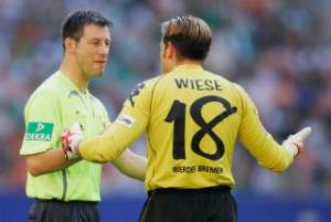 Tim Wiese und der Schiri