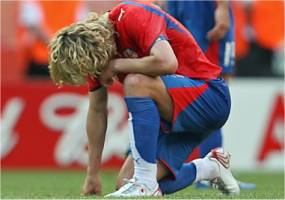 Pavel Nedved (CZE) am Boden