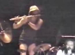 Barriemore Barlow auf der Flöte