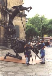 Apokalytischer Reiter (vor der Gedächtniskirche)